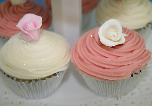 Pink and white 'flower' cup cakes